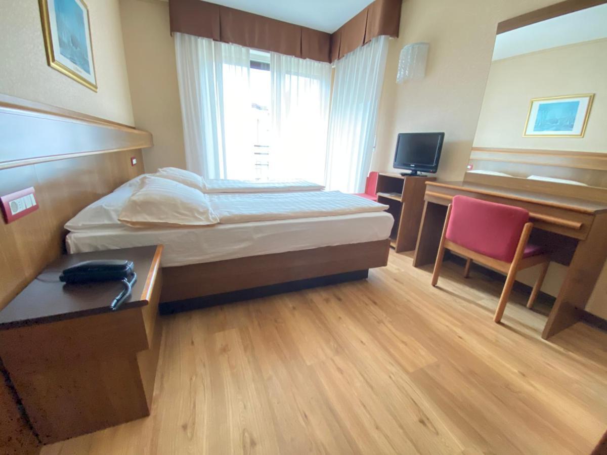 Sunlake Hotel